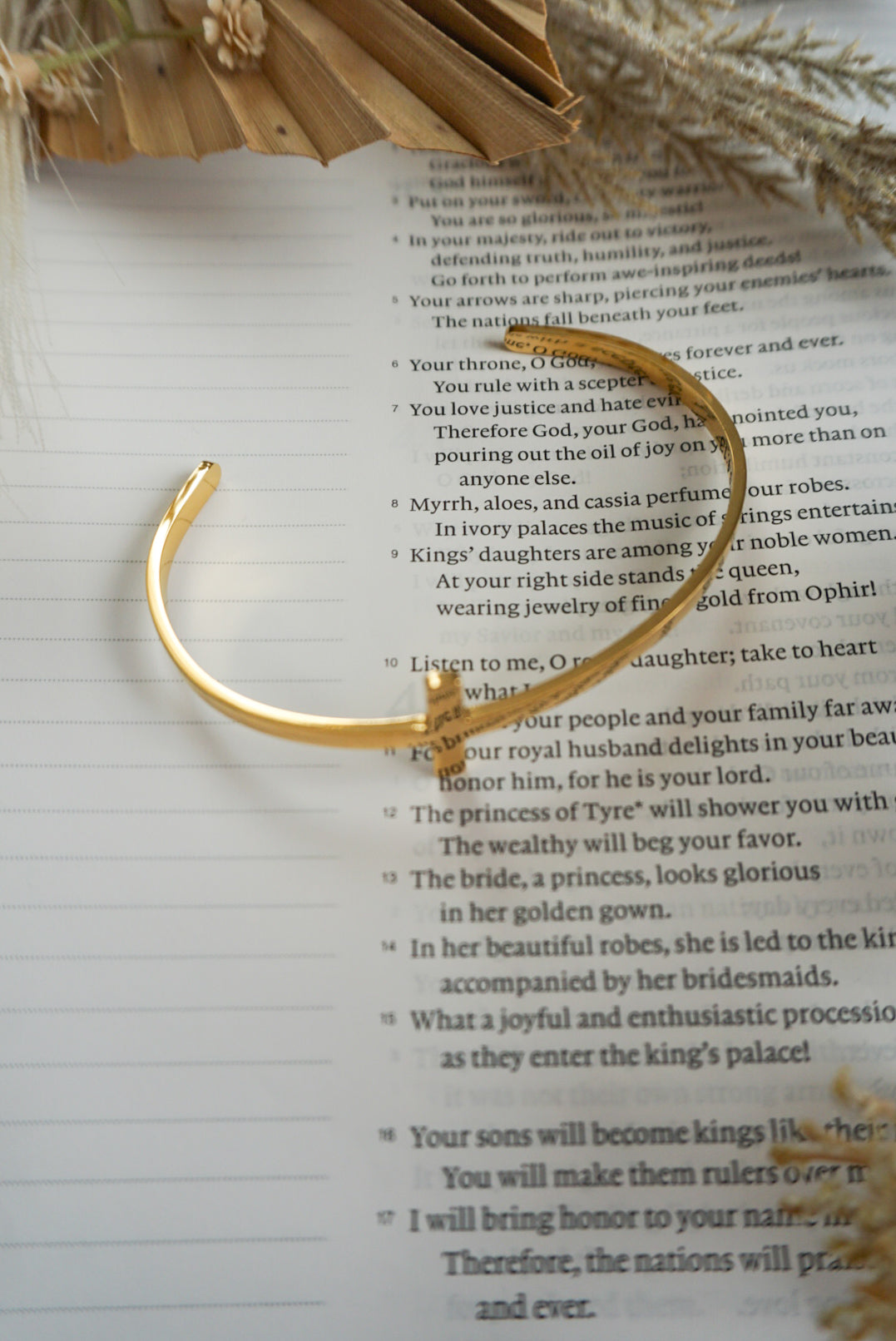 18k Gold Pvd Cross Cuff Bracelet