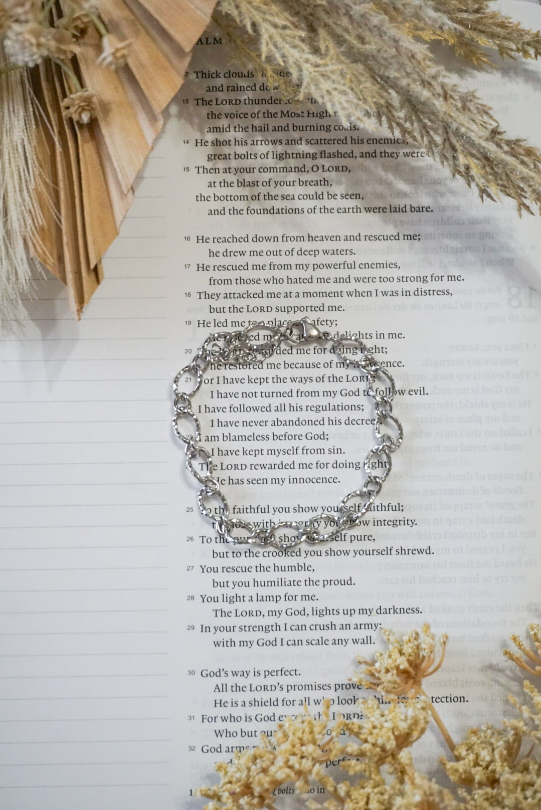 316 Stainless Steel Hammered Oval Bracelet