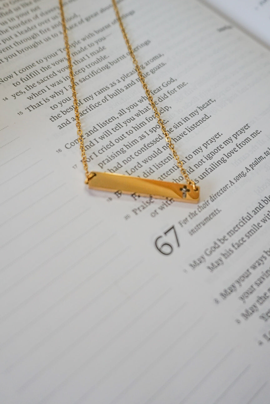 18k Gold Pvd Cross Cutout Bar Necklace