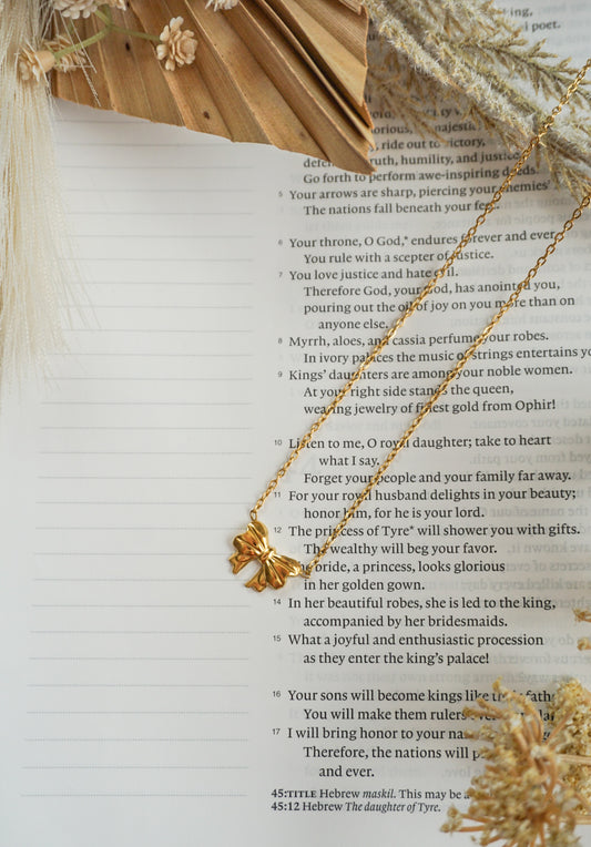 18k Gold Pvd Bow Necklace