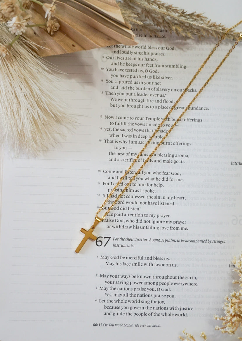 18k Gold Pvd Cross Dangle Necklace